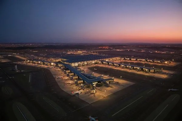 Avrupa'da ilk! İstanbul Havalimanı’nda aynı anda üç uçak iniş veya kalkış gerçekleştirebilecek